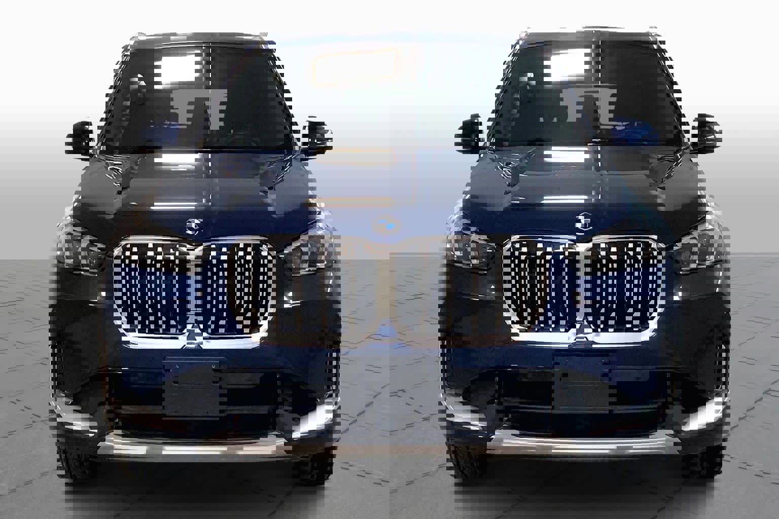 Used 2025 BMW X1 xDrive28i image 4