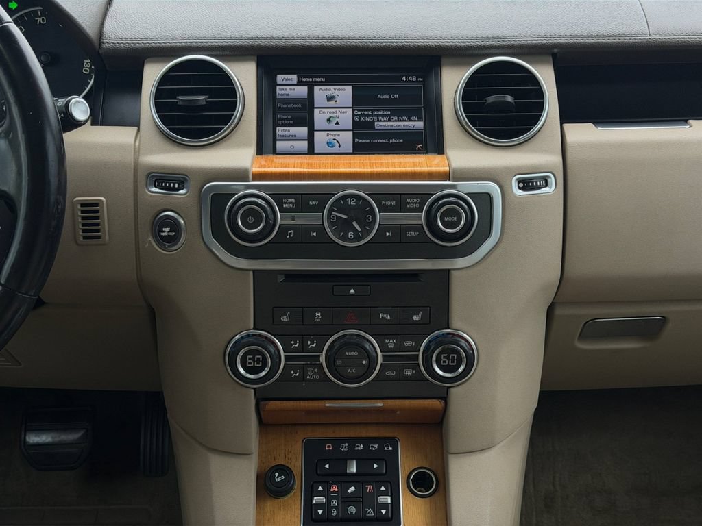 Used 2015 Land Rover LR4 HSE AWD/4WD image 24