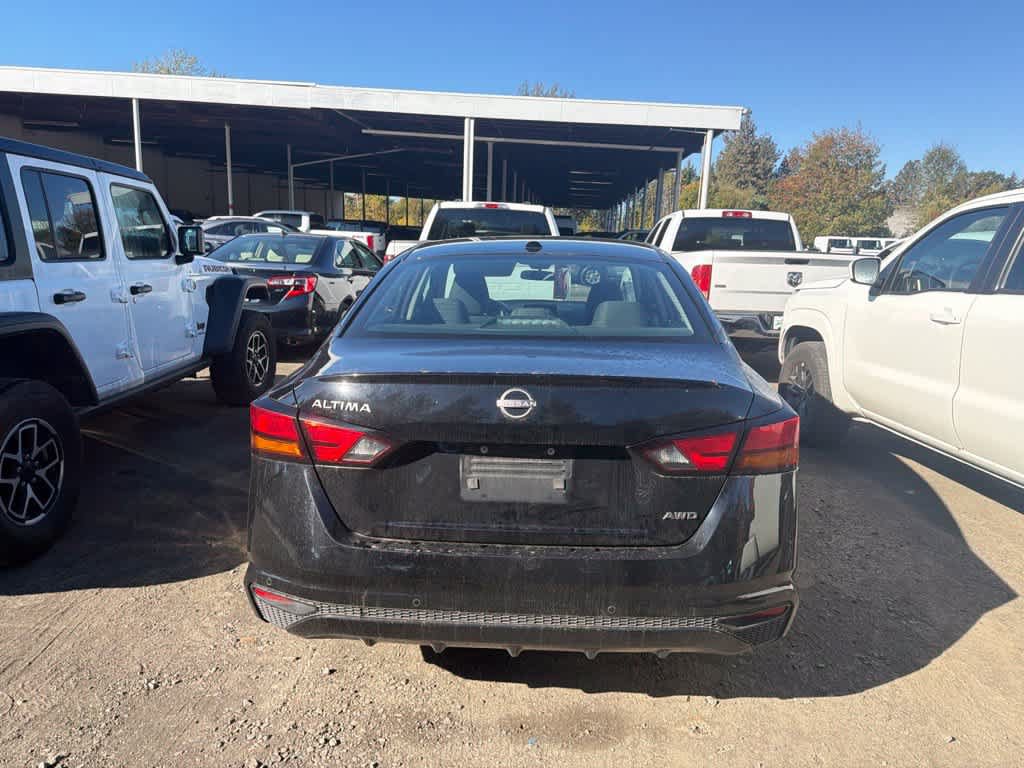 Used 2025 Nissan Altima 2.5 SV AWD/4WD image 5