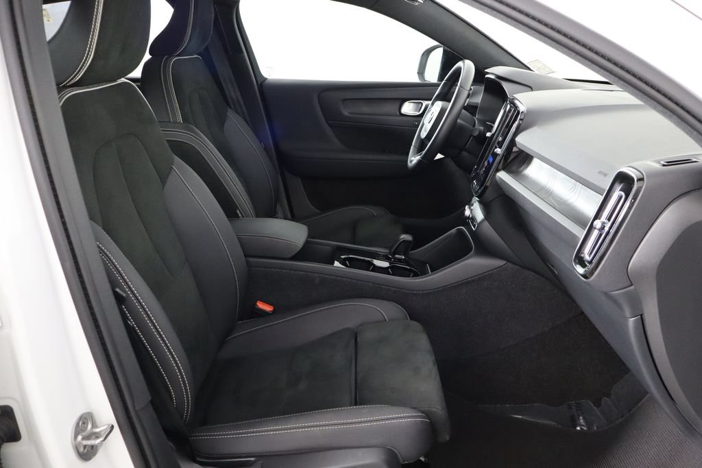 Used 2023 Volvo C40 P8 Recharge Plus AWD/4WD image 17