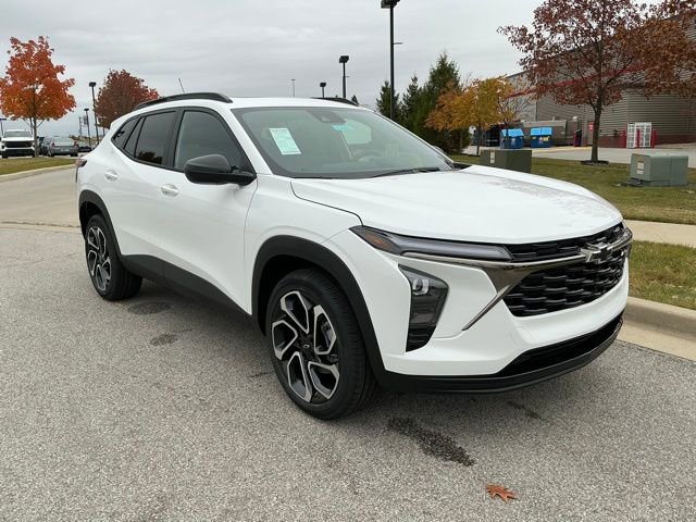 New 2026 Chevrolet Trax RS image 2