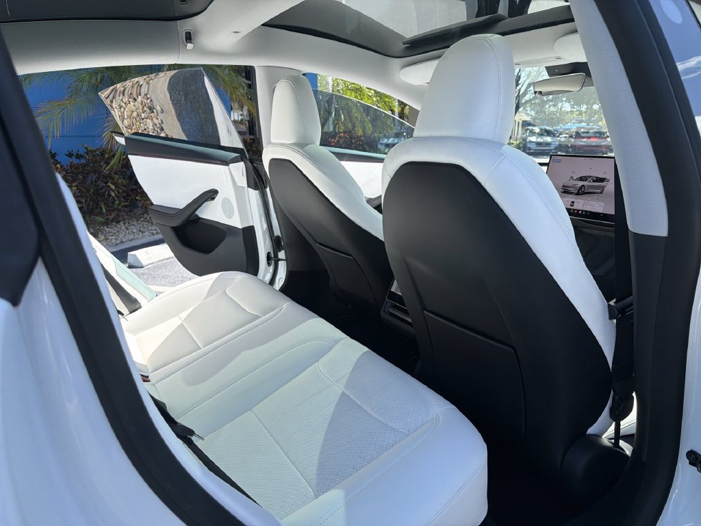 Used 2026 Tesla Model 3 RWD image 32