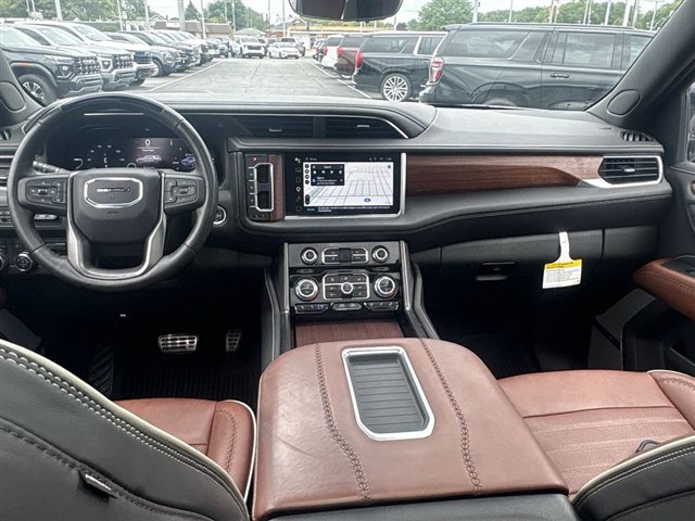 Certified 2023 GMC Yukon Denali Ultimate AWD/4WD image 21