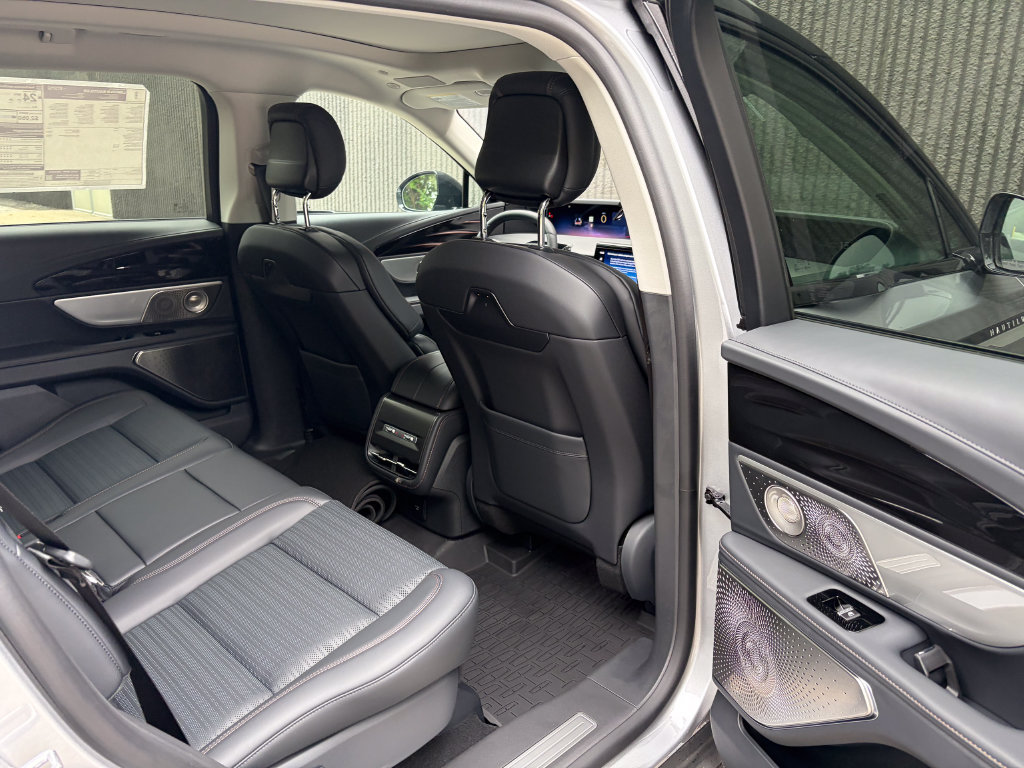 New 2026 Lincoln Nautilus Reserve AWD/4WD image 25
