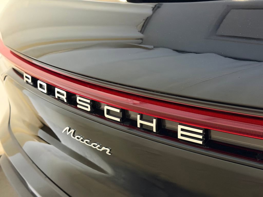 New 2026 Porsche Macan AWD/4WD image 24