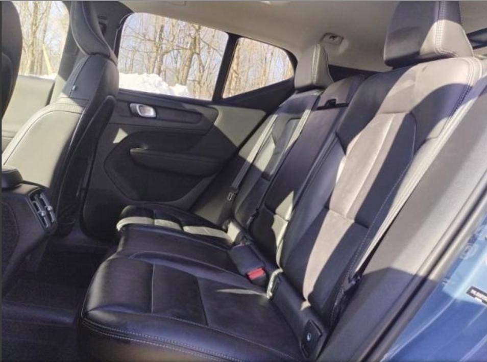 Used 2023 Volvo XC40 B5 Plus w/ Driver Assist Package image 20