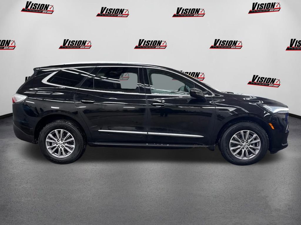 Used 2024 Buick Enclave Premium image 4