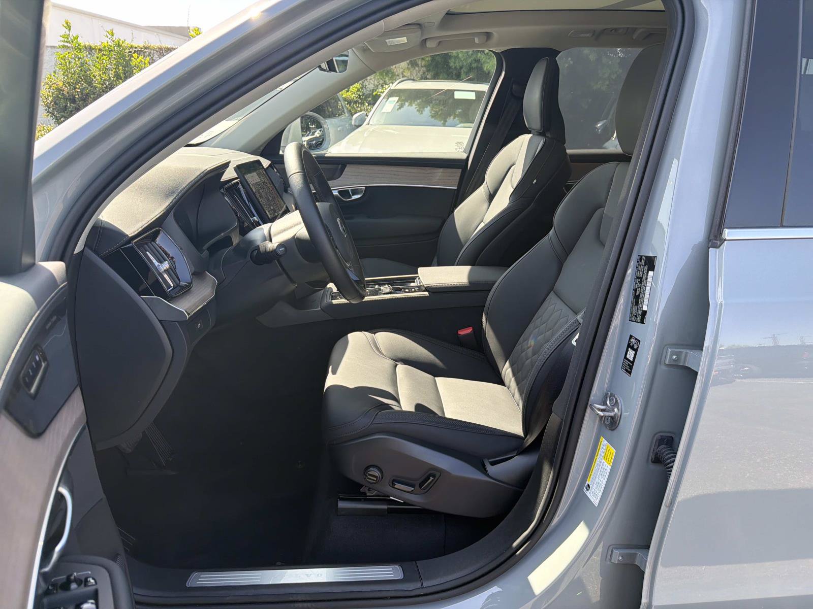 Certified 2026 Volvo XC90 B6 Plus AWD/4WD image 17