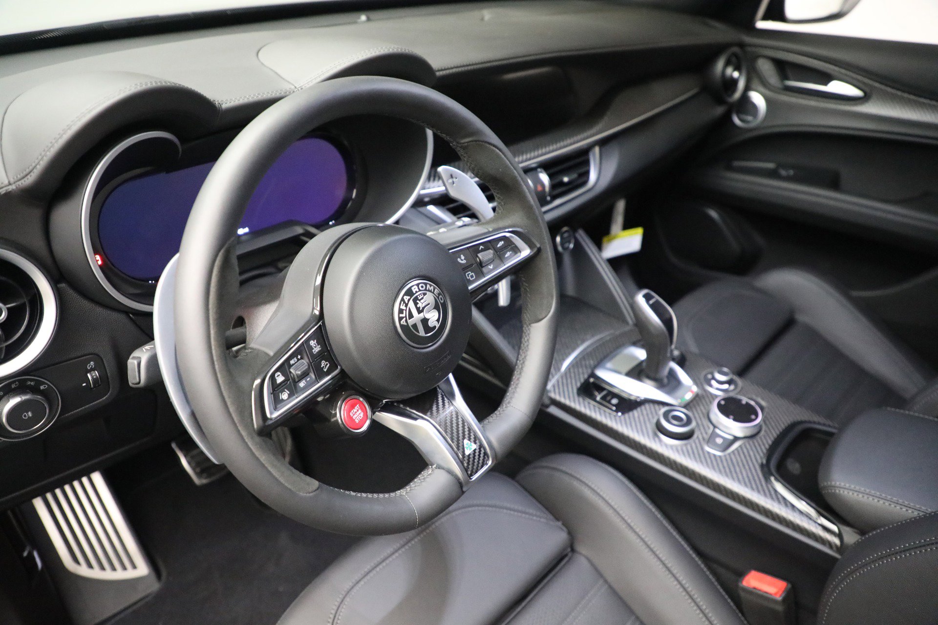 New 2024 Alfa Romeo Stelvio Quadrifoglio w/ Active Assist Plus Package AWD/4WD image 40