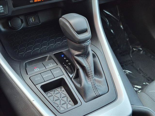 Used 2025 Toyota RAV4 XLE FWD image 12