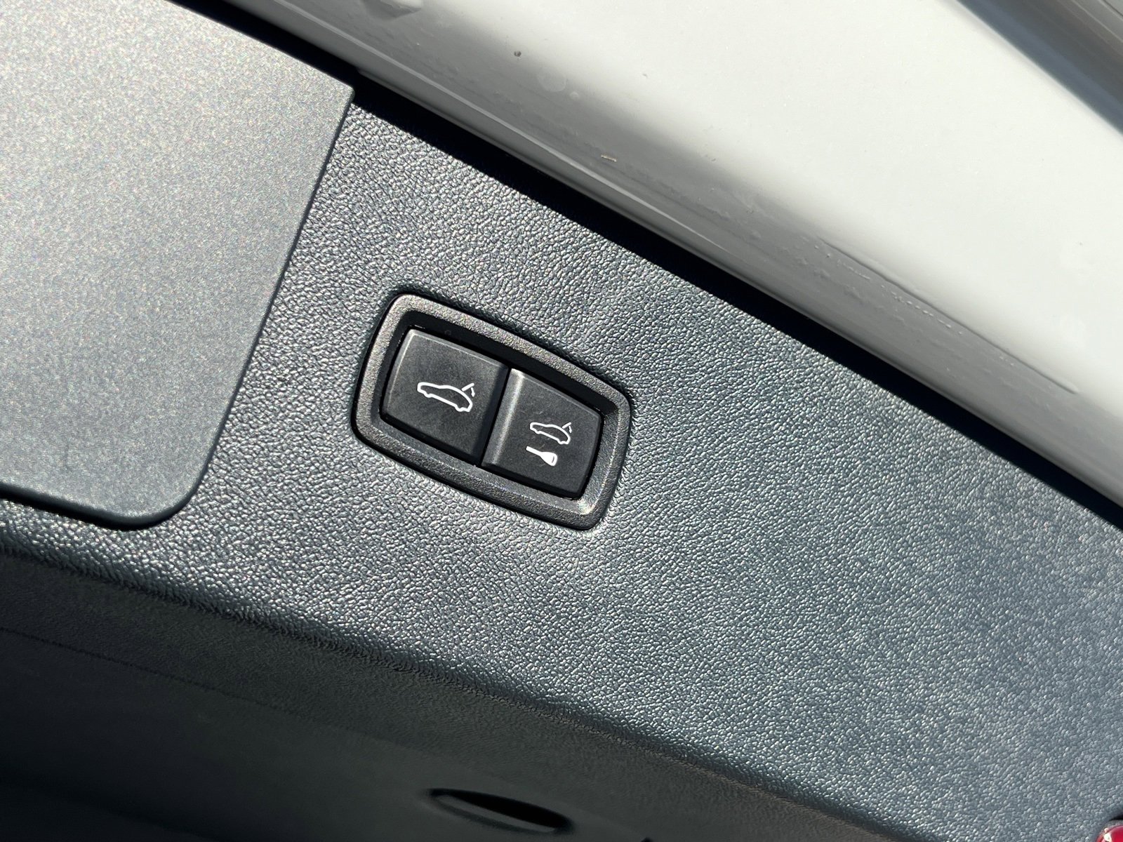 Certified 2022 Porsche Cayenne Platinum Edition image 20