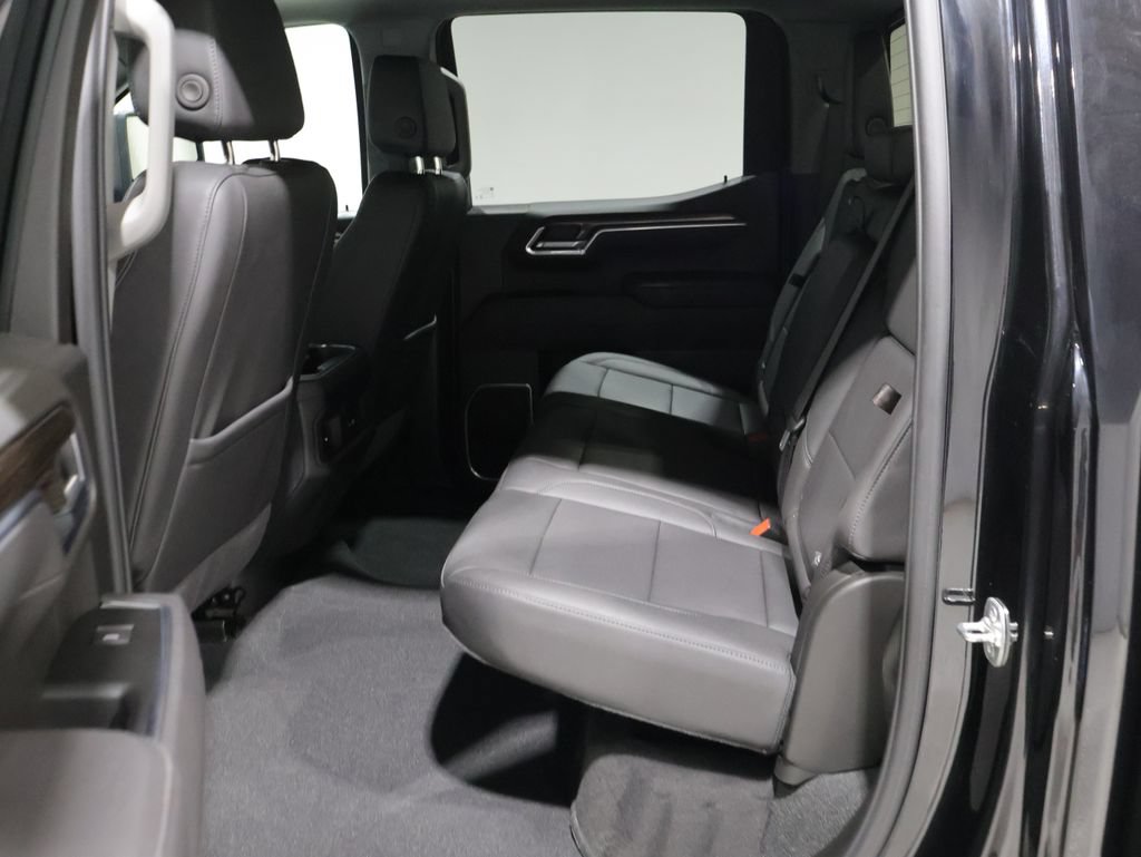 Used 2025 Chevrolet Silverado 1500 RST w/ Convenience Package II AWD/4WD image 18