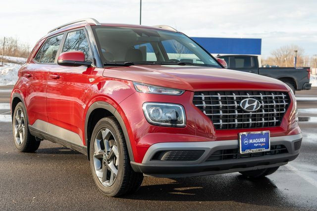 Used 2022 Hyundai Venue SEL image 4