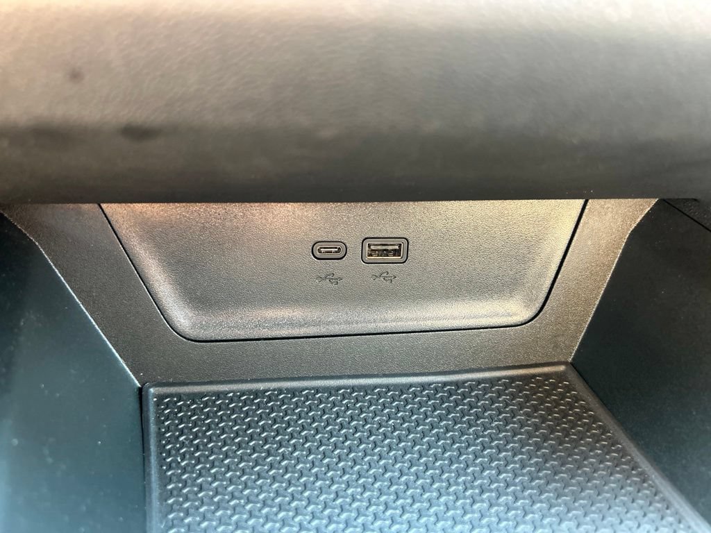 Used 2026 Chevrolet Equinox LT AWD/4WD image 33