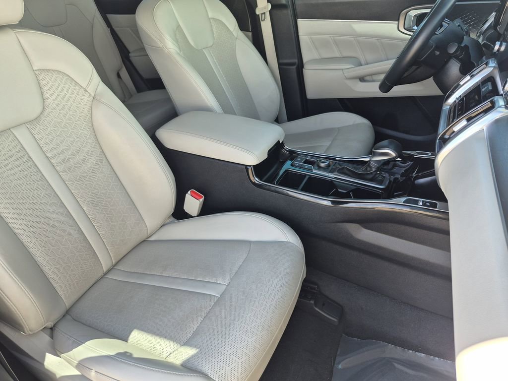 Certified 2023 Kia Sorento SX image 15
