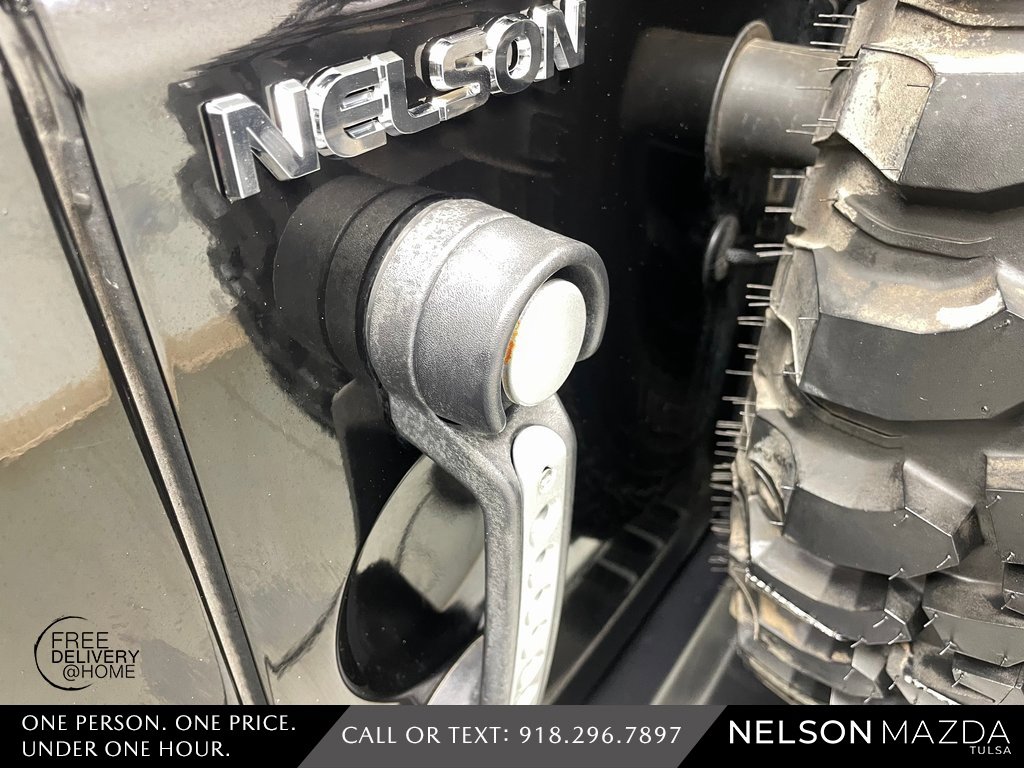 Used 2017 Jeep Wrangler Unlimited Rubicon image 36