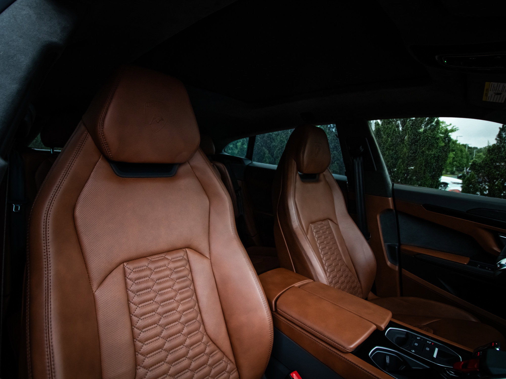 Used 2022 Lamborghini Urus AWD/4WD image 34