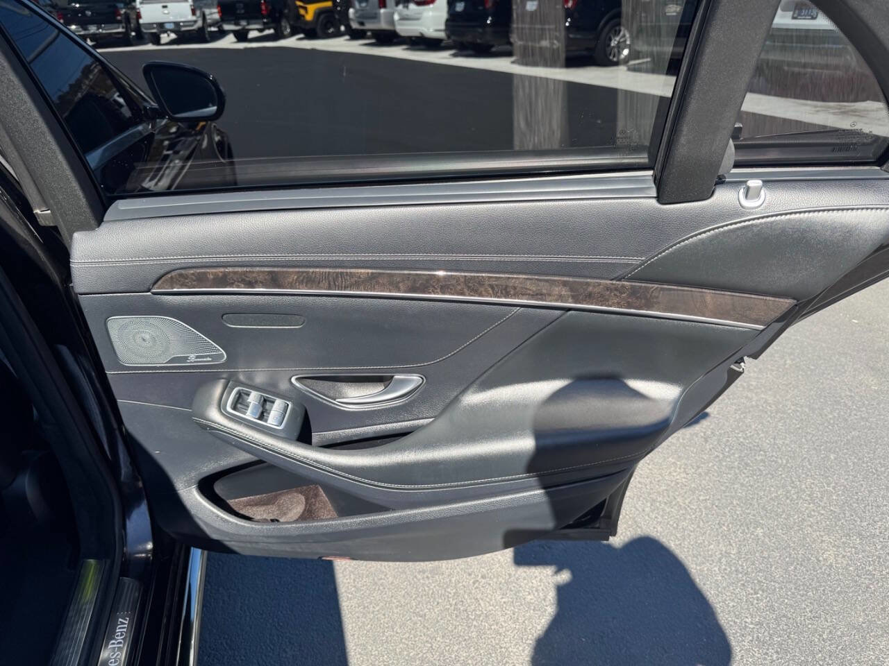 Used 2015 Mercedes-Benz S 550 Sedan image 31