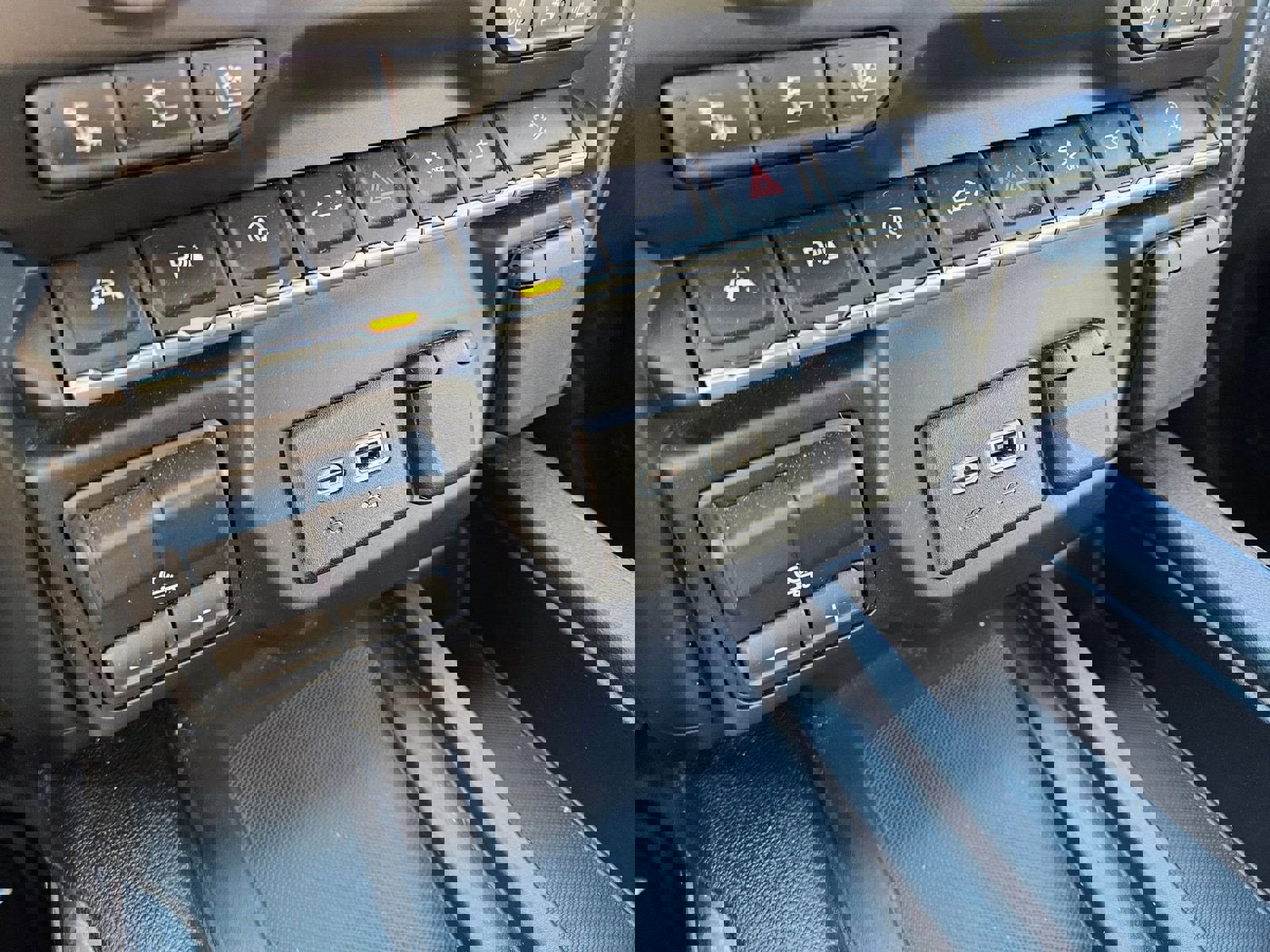 Used 2021 GMC Sierra 1500 AT4 w/ AT4 Value Package image 19