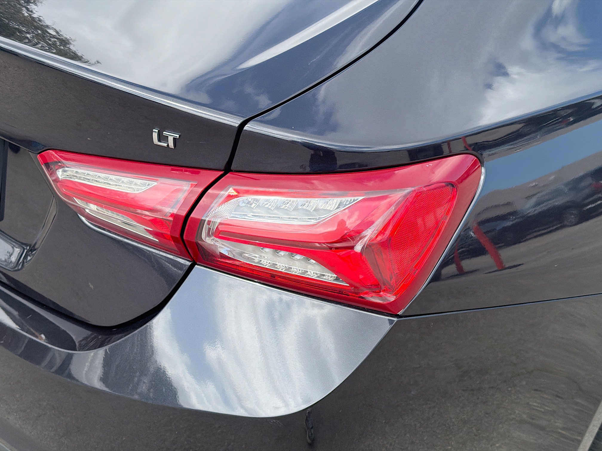 Used 2022 Chevrolet Malibu LT image 25