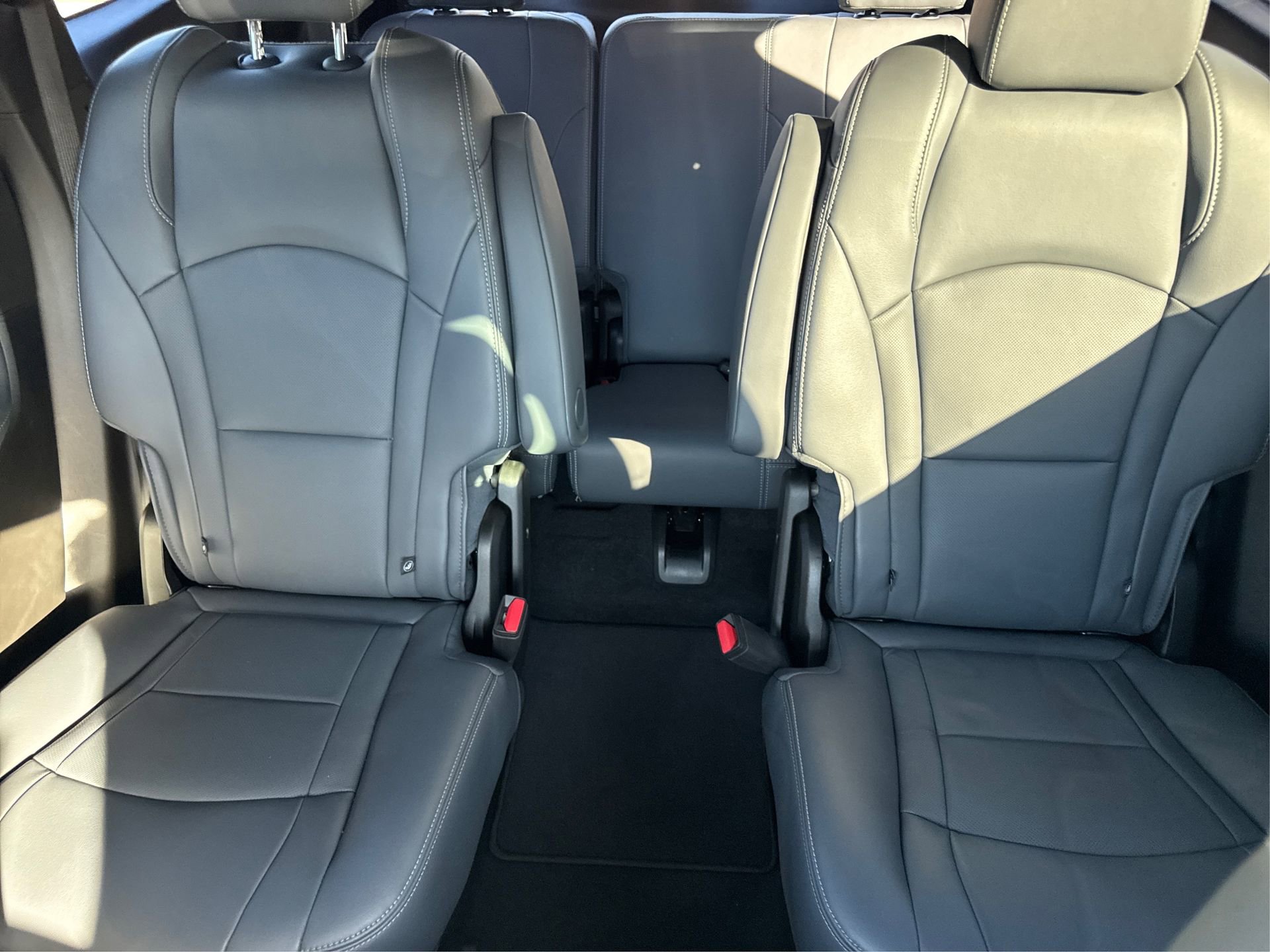 Certified 2024 Buick Enclave Essence image 21