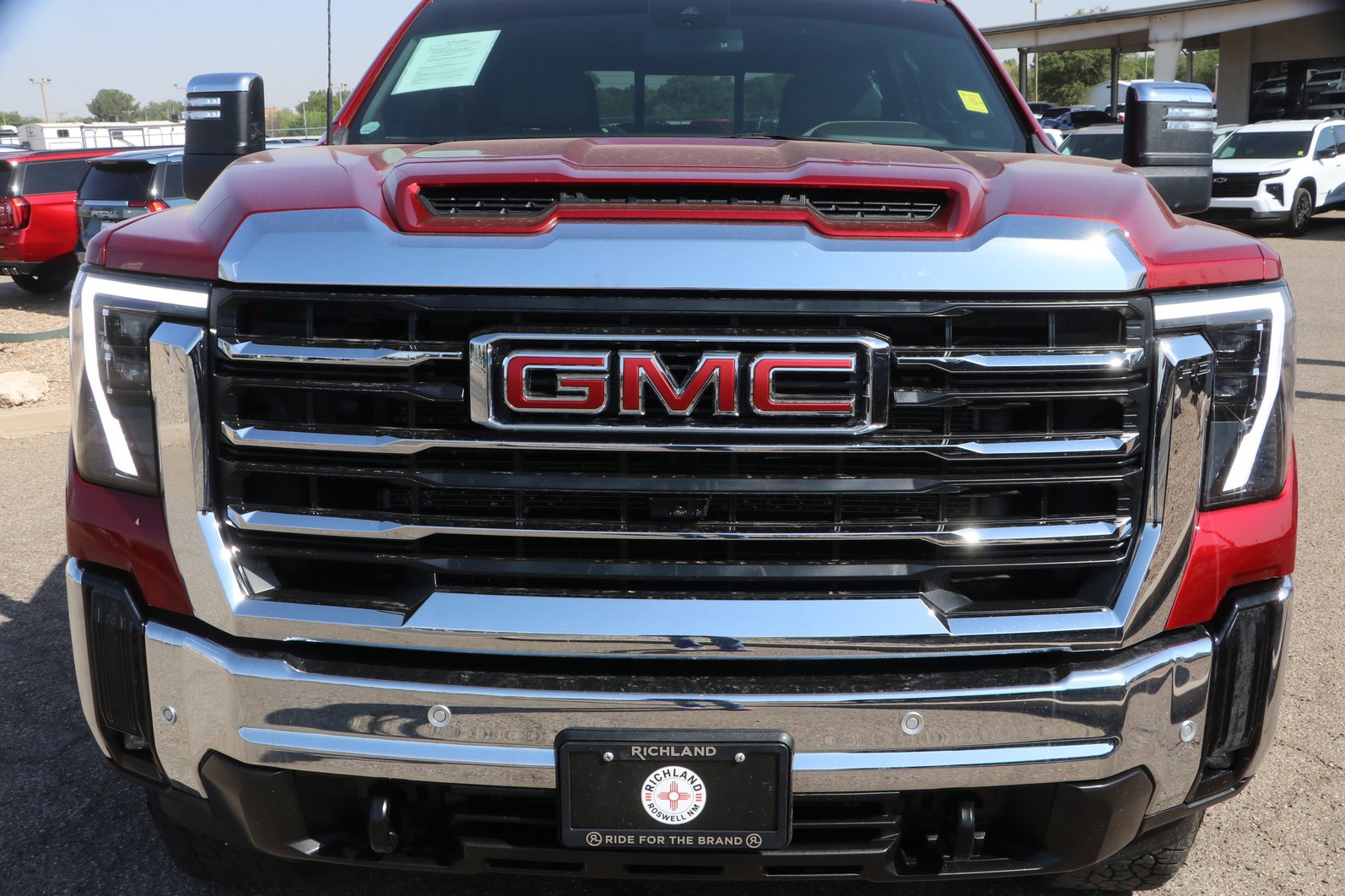 Used 2025 GMC Sierra 2500 SLT w/ SLT Premium Package AWD/4WD image 2