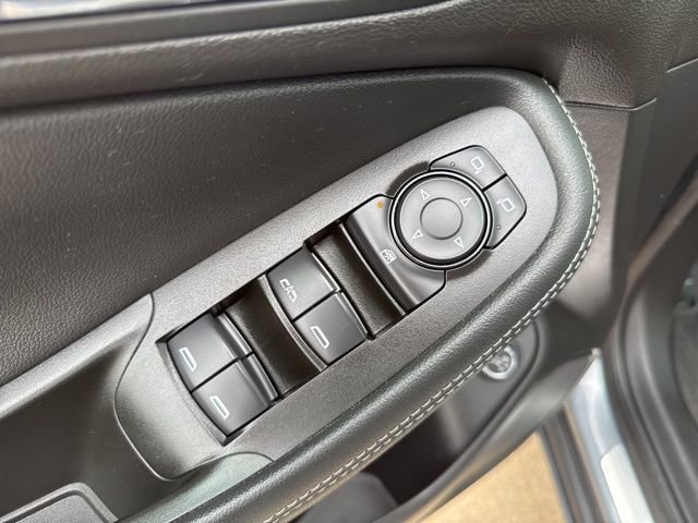 Used 2022 Buick Encore GX Essence w/ Experience Buick Package image 10