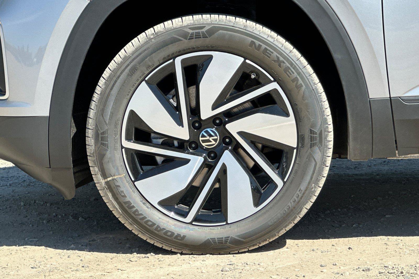 New 2026 Volkswagen Atlas SE FWD image 24