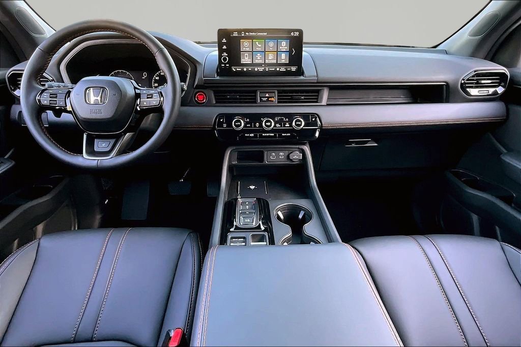 Certified 2025 Honda Pilot TrailSport image 7