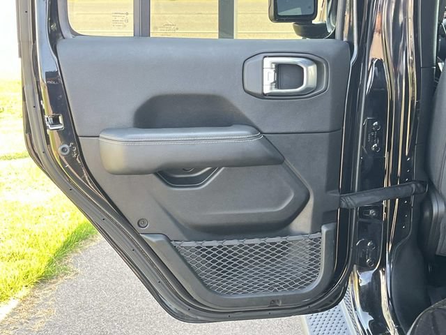 Used 2021 Jeep Wrangler Unlimited Sahara AWD/4WD image 17
