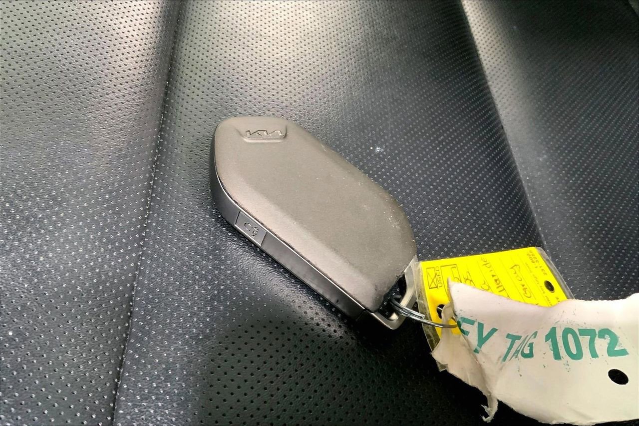 Used 2025 Kia Telluride S FWD image 10