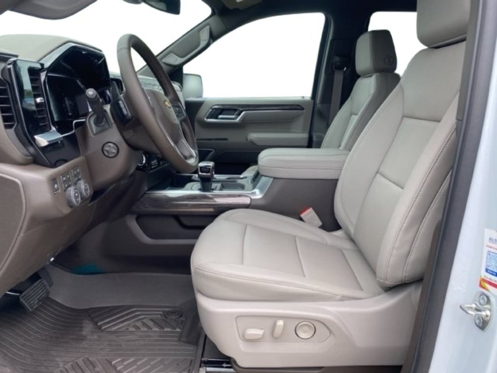 New 2026 Chevrolet Silverado 1500 LTZ w/ LTZ Convenience Package II AWD/4WD image 16