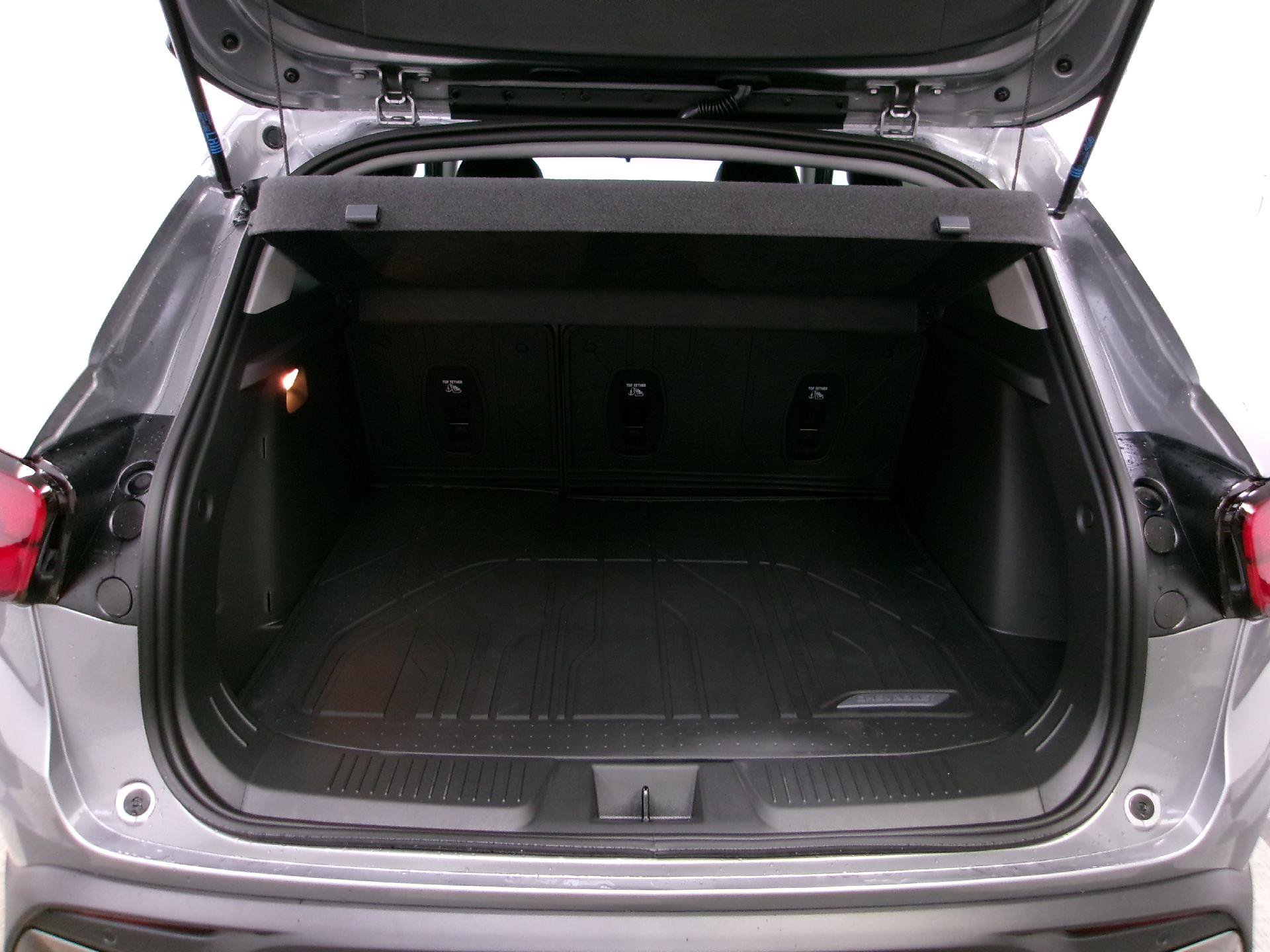 New 2026 Chevrolet Trax ACTIV w/ Sunroof Package FWD image 12