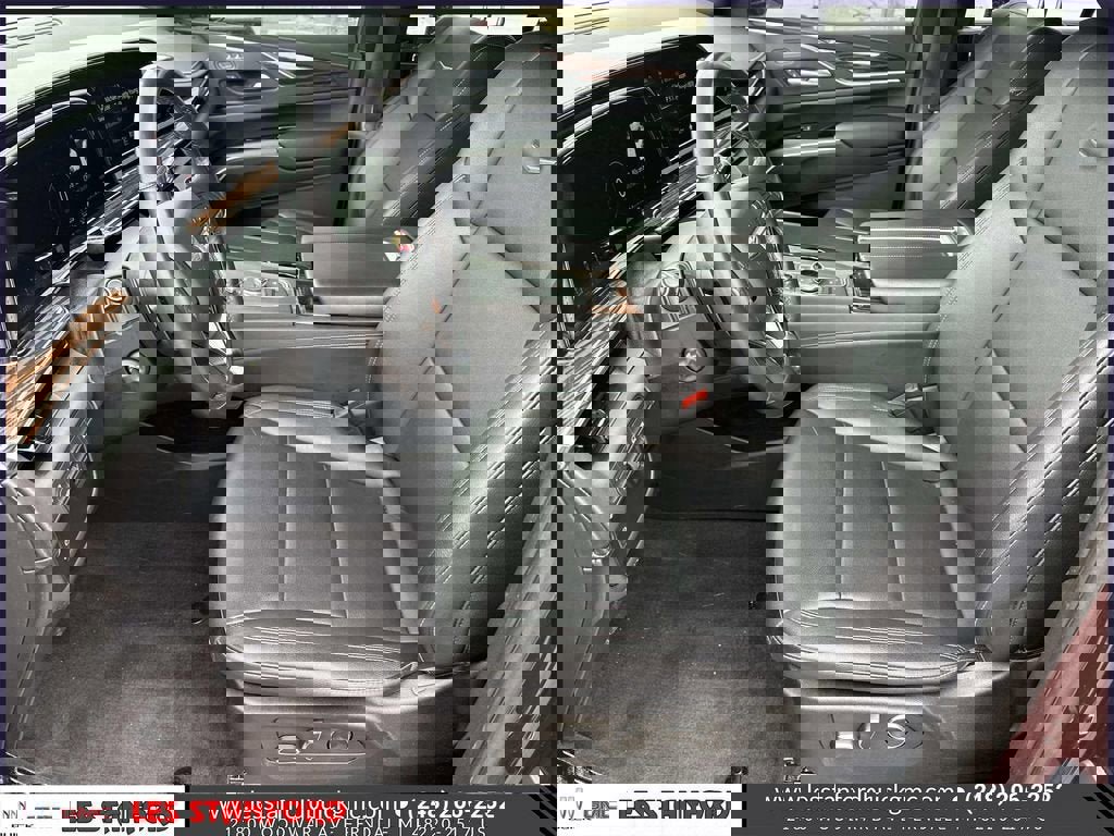 Used 2023 Cadillac Escalade Luxury w/ LPO, Illumination Package image 21