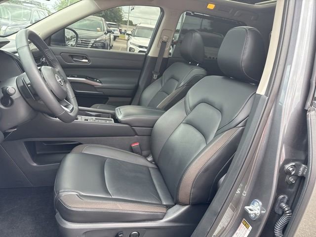 Used 2025 Nissan Pathfinder SL w/ SL Premium Package FWD image 27