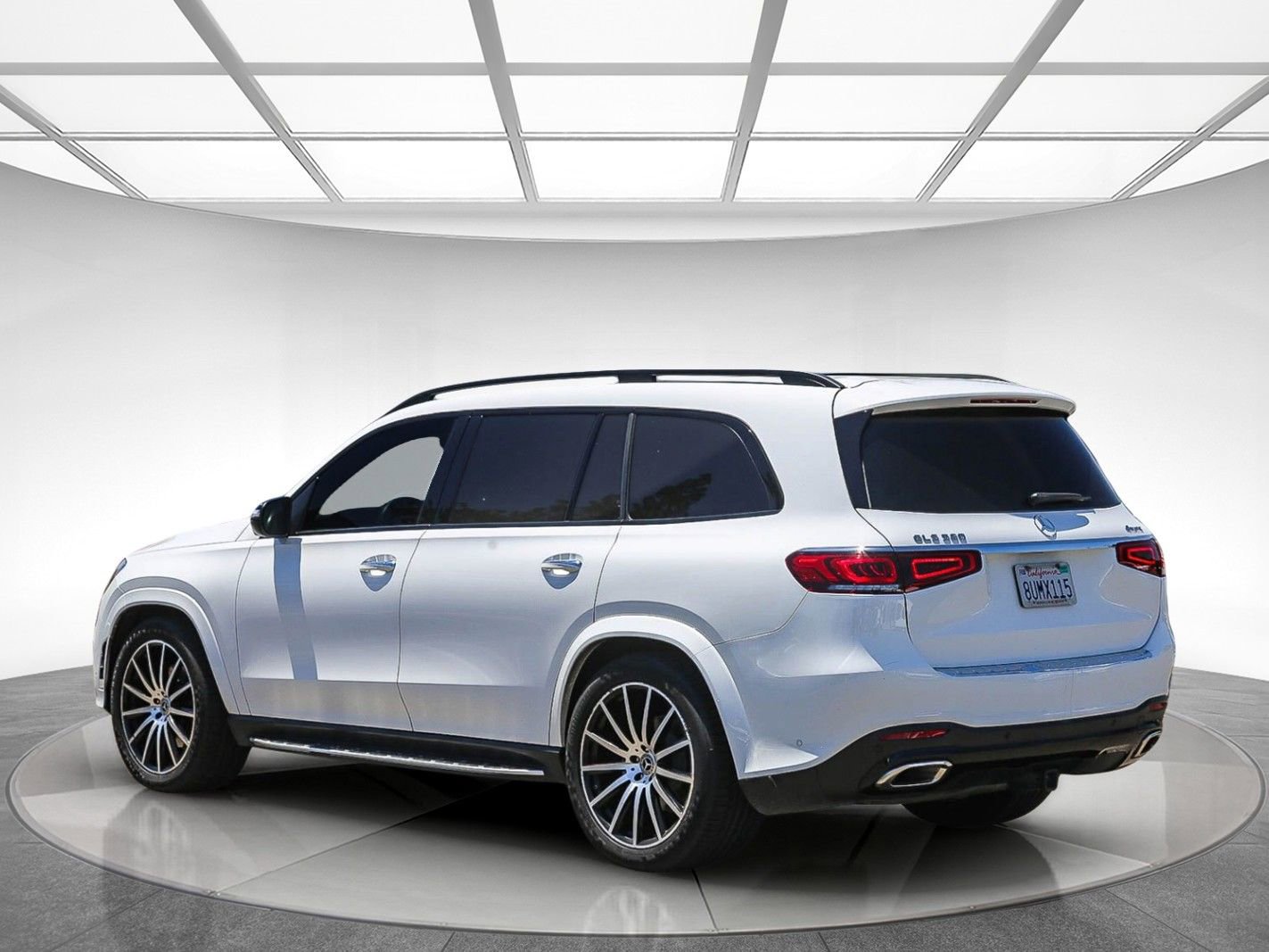 Used 2021 Mercedes-Benz GLS 580 4MATIC image 2
