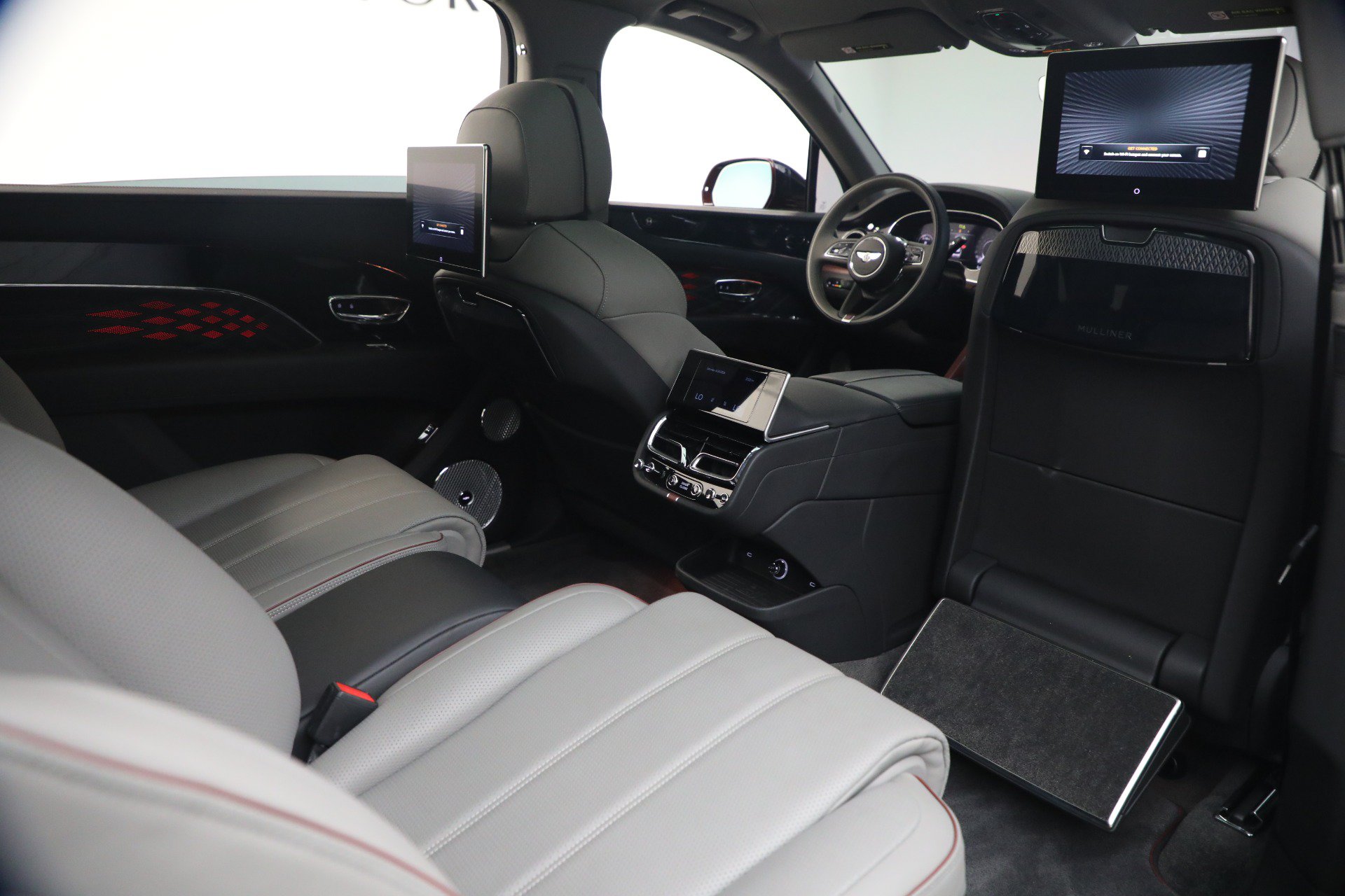 Certified 2024 Bentley Bentayga Extended Wheelbase AWD/4WD image 29