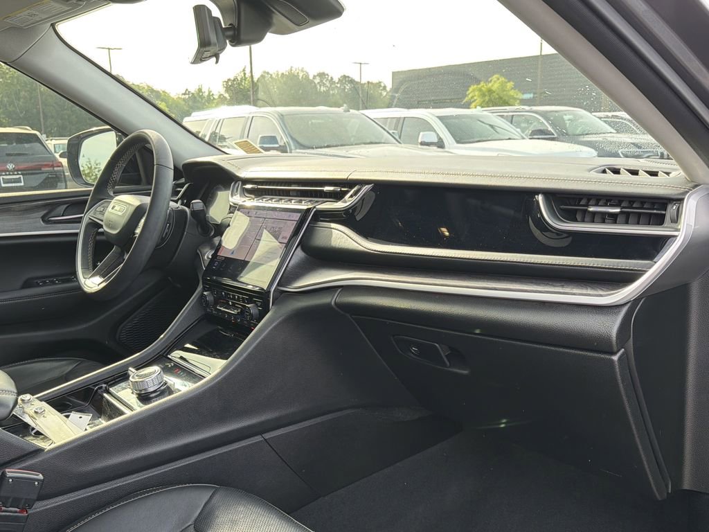 Used 2023 Jeep Grand Cherokee Limited w/ Luxury Tech Group II AWD/4WD image 19