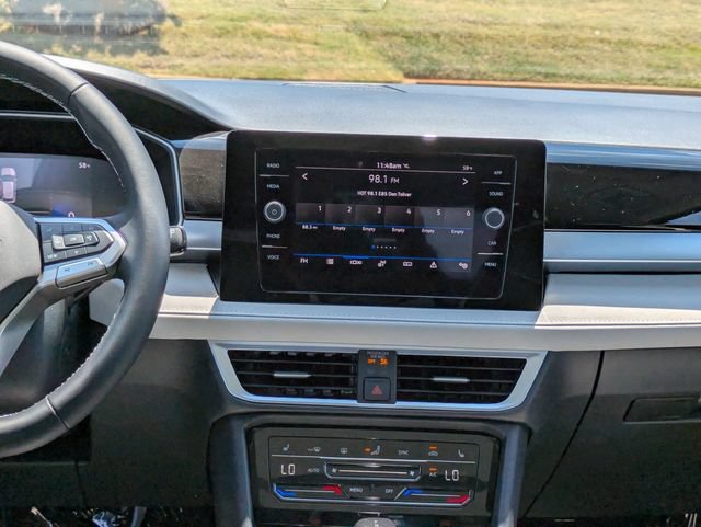 New 2026 Volkswagen Taos SE FWD image 18