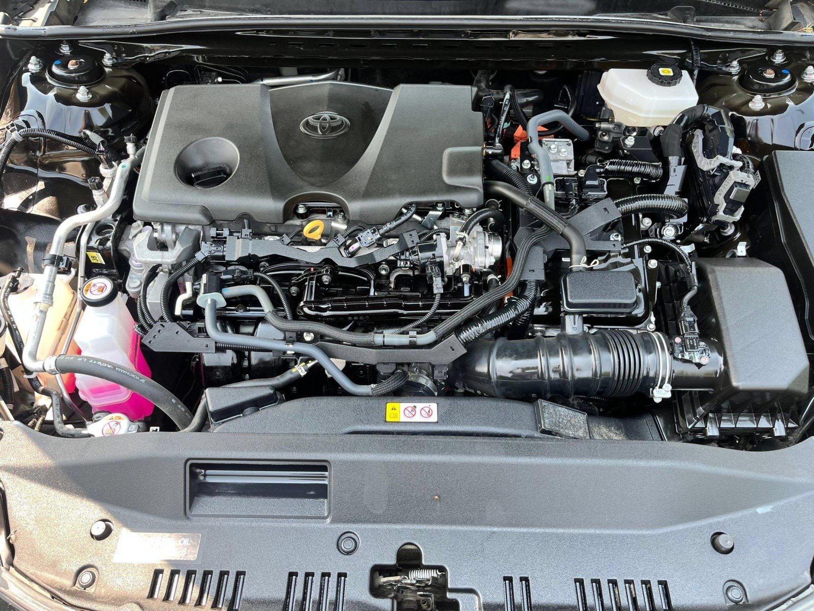 Used 2025 Toyota Camry SE FWD image 32