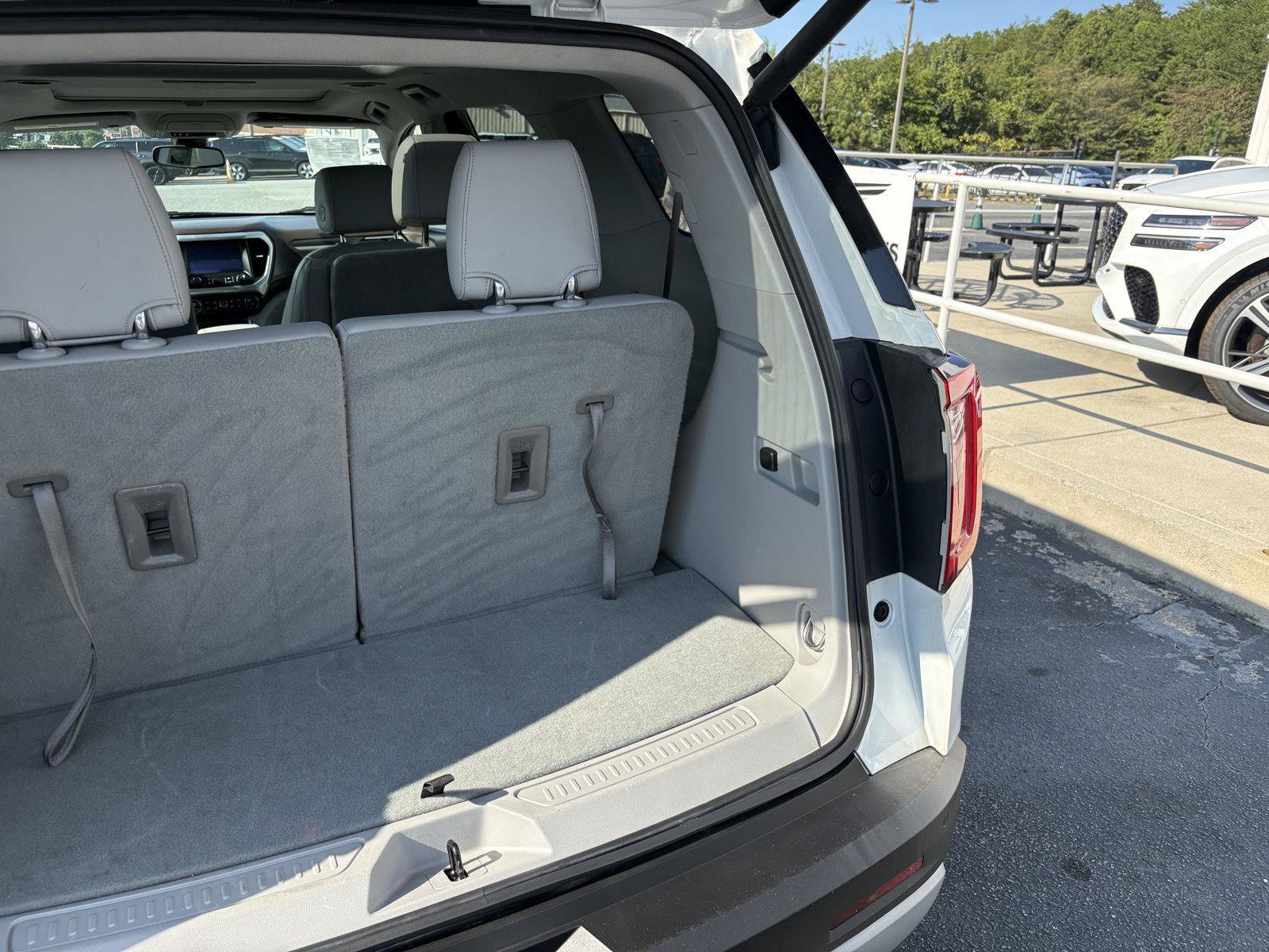 Used 2021 GMC Acadia SLT w/ Premium Package FWD image 15