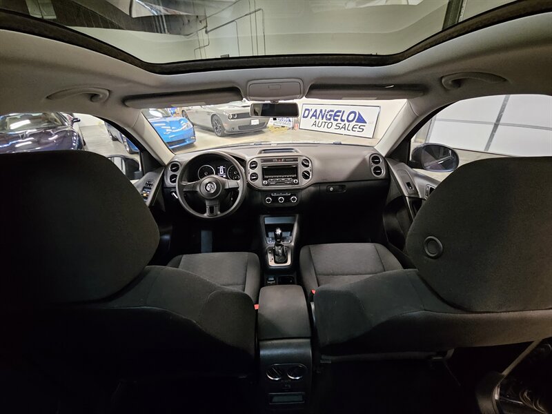 Used 2012 Volkswagen Tiguan LE FWD image 17