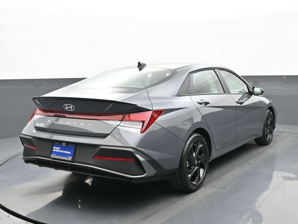 Certified 2026 Hyundai Elantra Sport w/ Cargo Package image 4