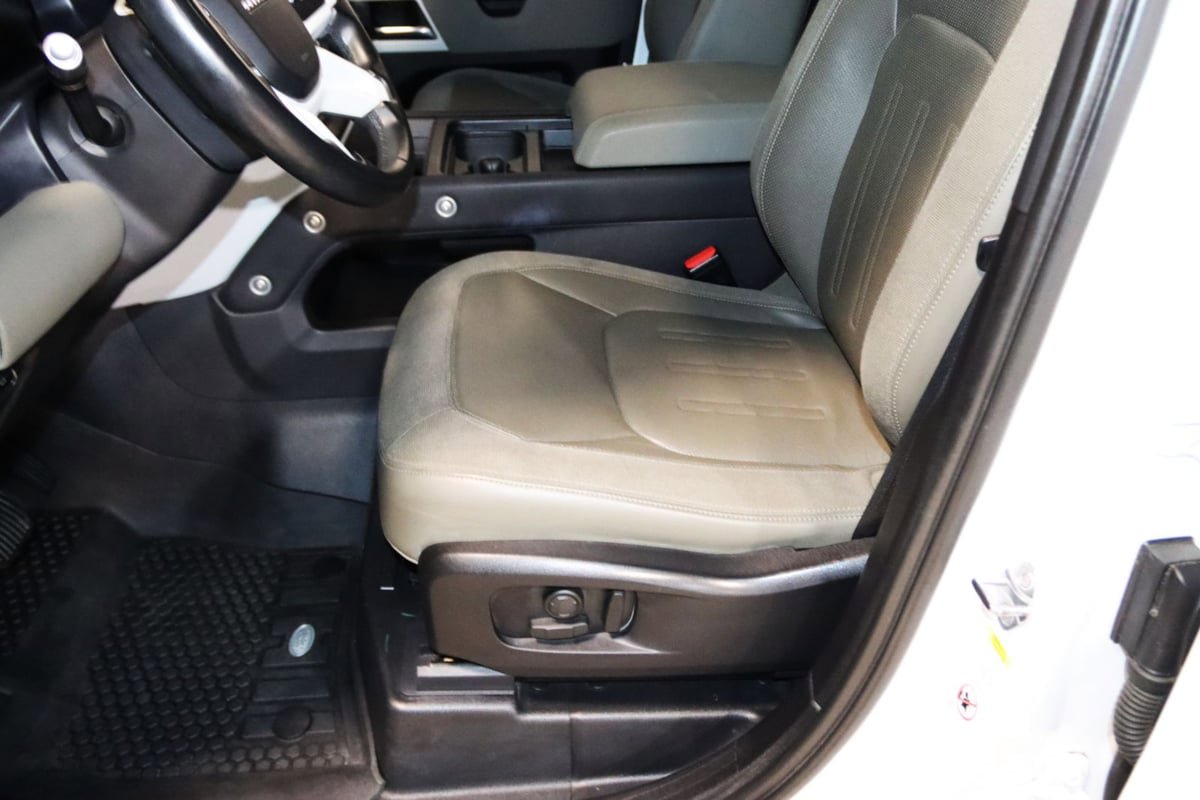 Used 2020 Land Rover Defender 110 SE AWD/4WD image 37