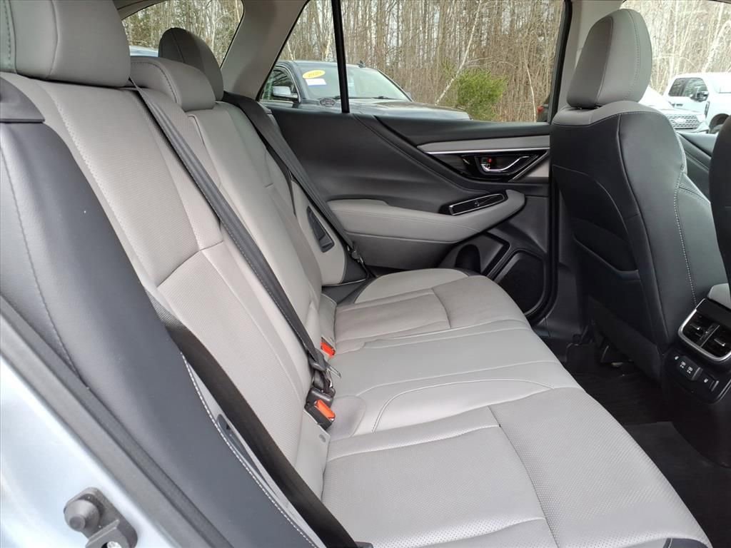 Used 2020 Subaru Outback Limited image 13