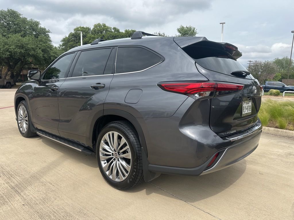 Used 2022 Toyota Highlander Platinum image 8