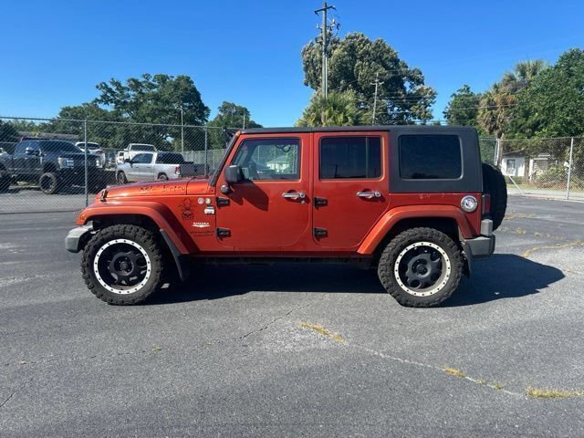 Used 2009 Jeep Wrangler Unlimited Sahara w/ Dual Top Group AWD/4WD image 2