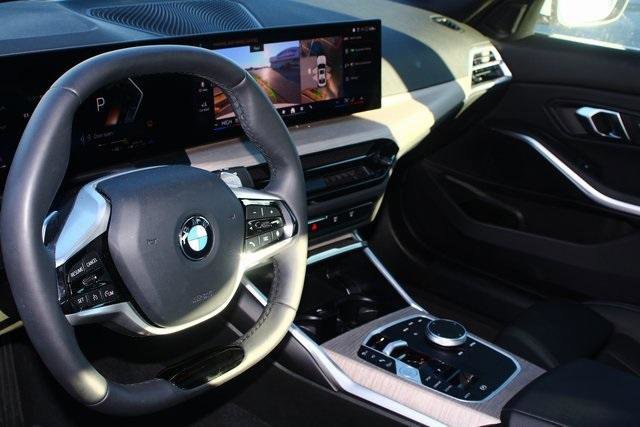 Used 2025 BMW 330i xDrive Sedan image 3