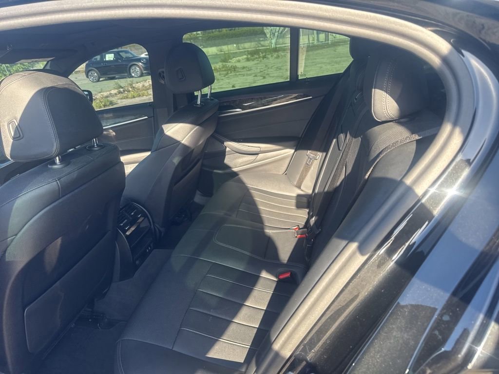 Used 2023 BMW 530e w/ M Sport Package image 16