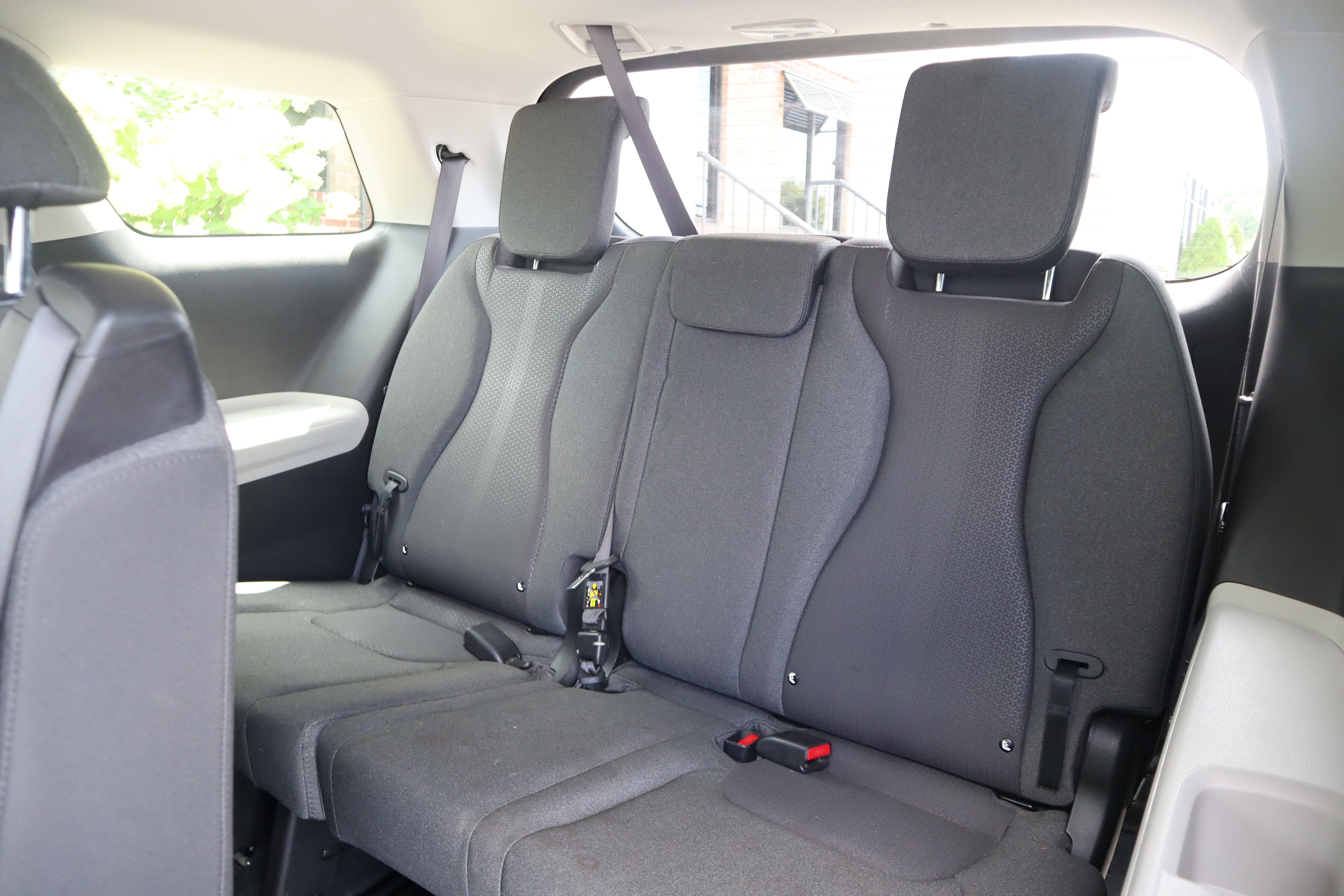 Used 2023 Kia Carnival LX FWD image 23